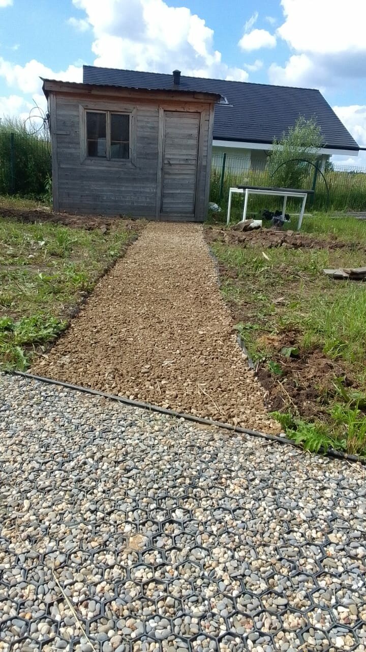 парковка из щебня на даче, село ромашково парк, дорожки из щебня, въезд на участок, парковка из щебня