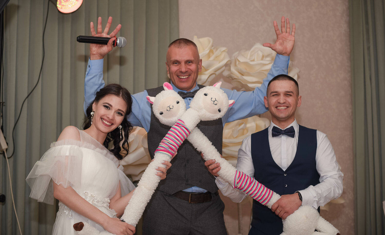 ведущий свадьбы, ведущая на свадьбу, свадебный ведущий, свадьбы, свадебное торжество