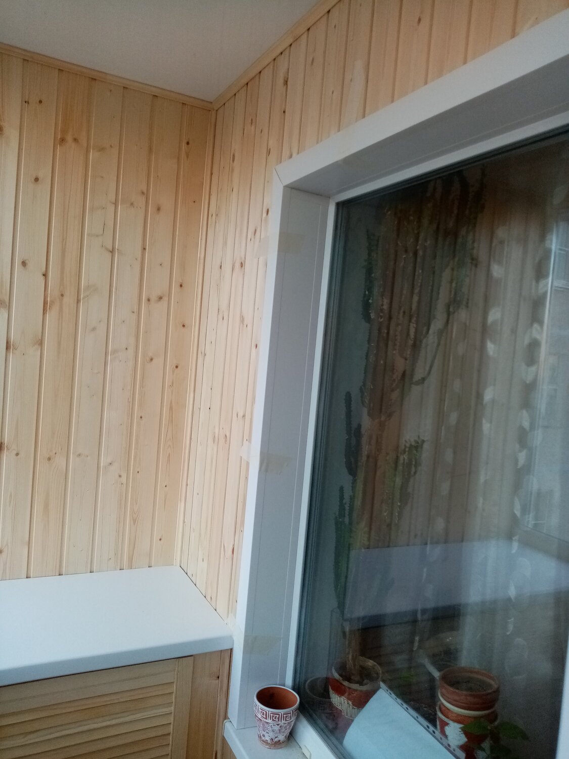 отделка вагонкой балкона, лоджия вагонкой, балкон вагонкой, балкон отделка, обшивка балкона