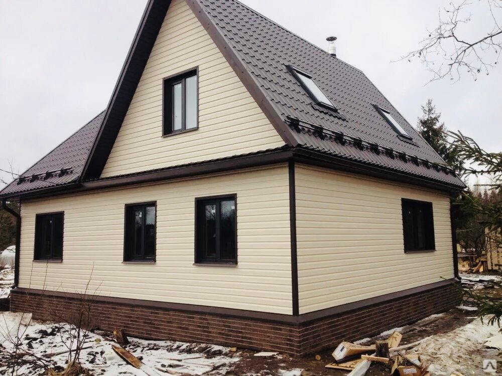 сайдинг дома, сайдинг виниловый, сайдинг для обшивки дома, бежевый сайдинг, дом обшитый сайдингом