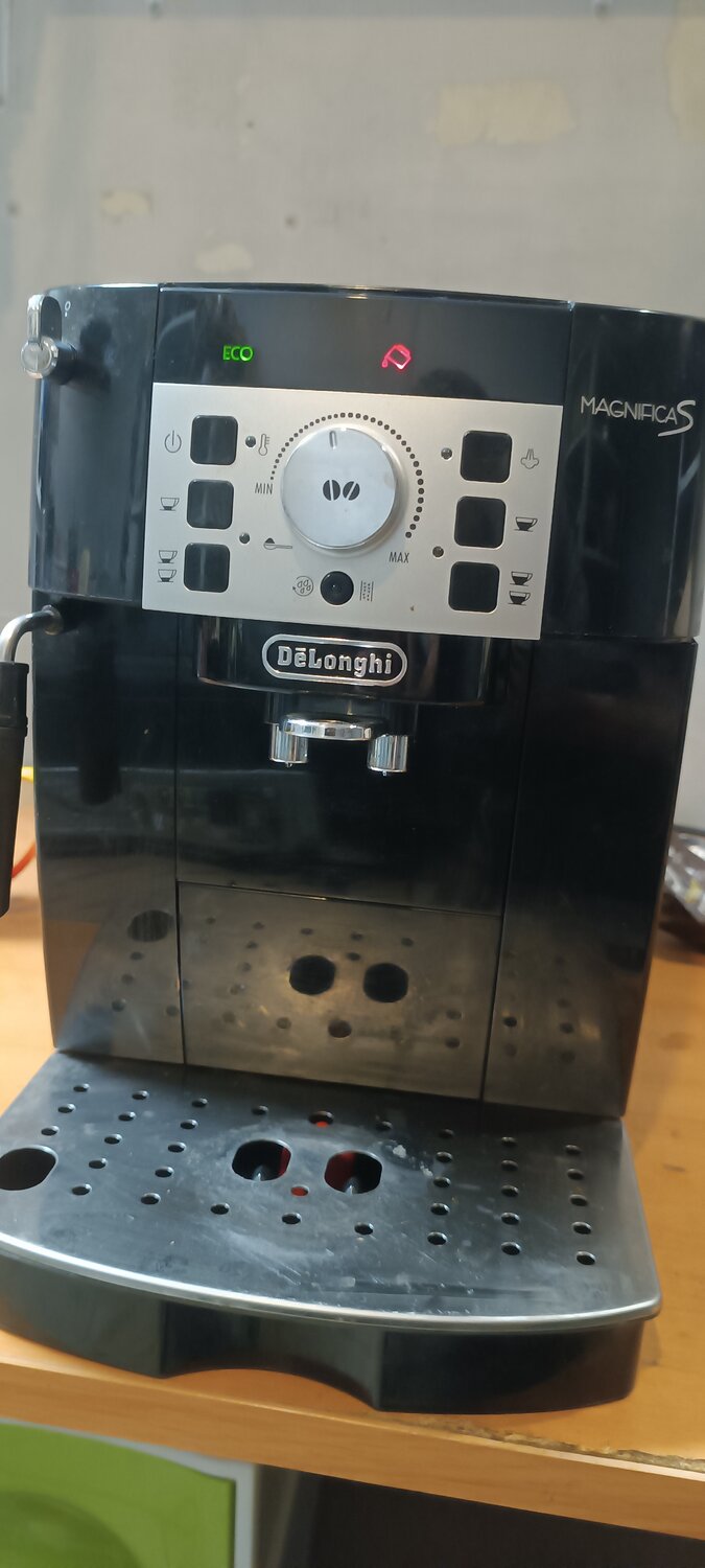 кофемашина delonghi, кофемашина delonghi magnifica, кофемашина делонги, автоматическая кофемашина, кофемашина delonghi ecam
