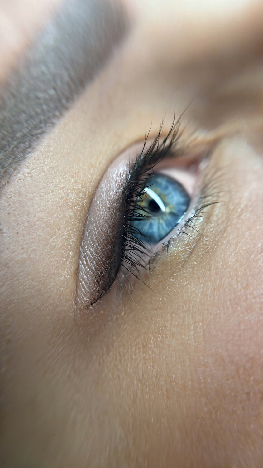 татуаж глаз, татуаж век, идеальная межресничка, перманентный макияж век стрелки, перманентный макияж век