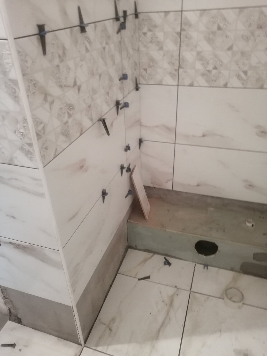 укладка плитки, укладка кафеля, укладка керамической плитки, кладка кафеля, укладка кафельной плитки