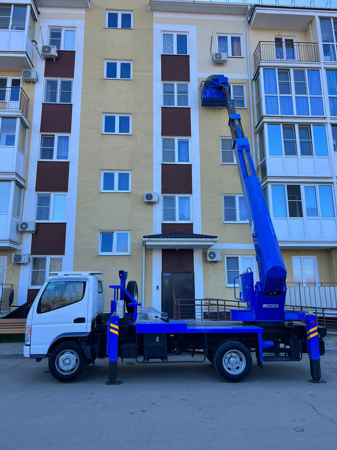 автовышка isuzu 22 метра - телескопическая, kia bongo 3 автовышка, автовышка isuzu elf, автовышка газ, mitsubishi fuso canter автовышка